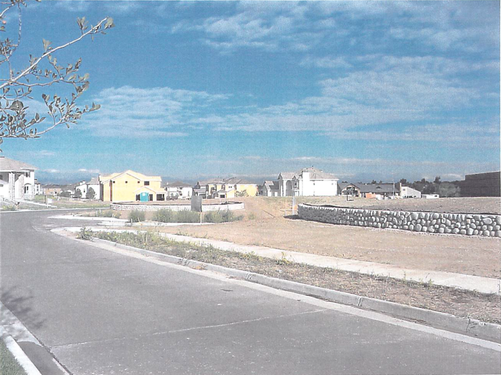 July 2004 | Site walls completed at Lake Avenue entrance